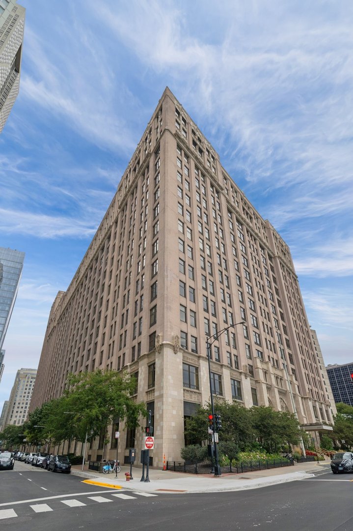 680 N Lake Shore Drive 317 Property Photo 1