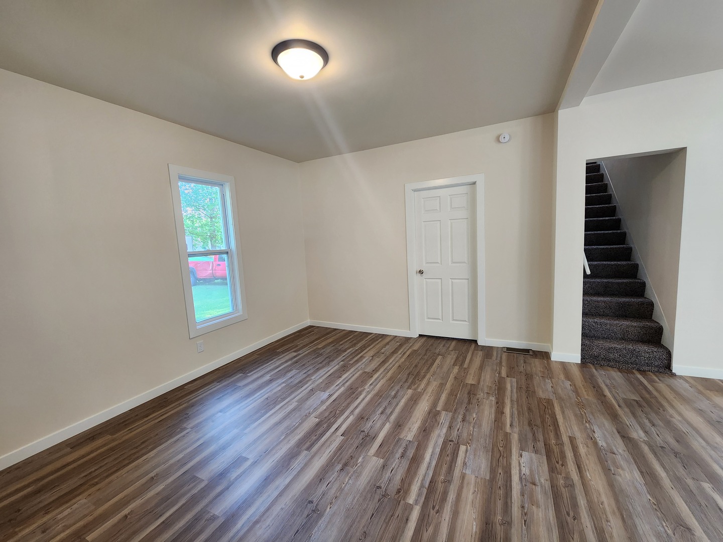 211 N Hickory Street Property Photo 9