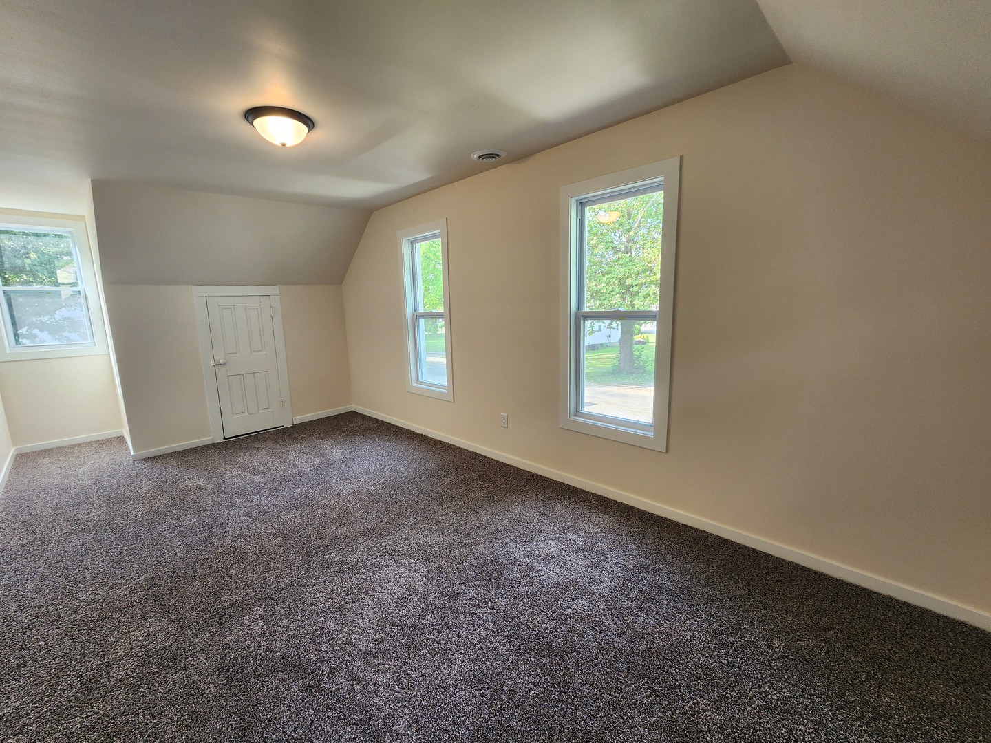 211 N Hickory Street Property Photo 10