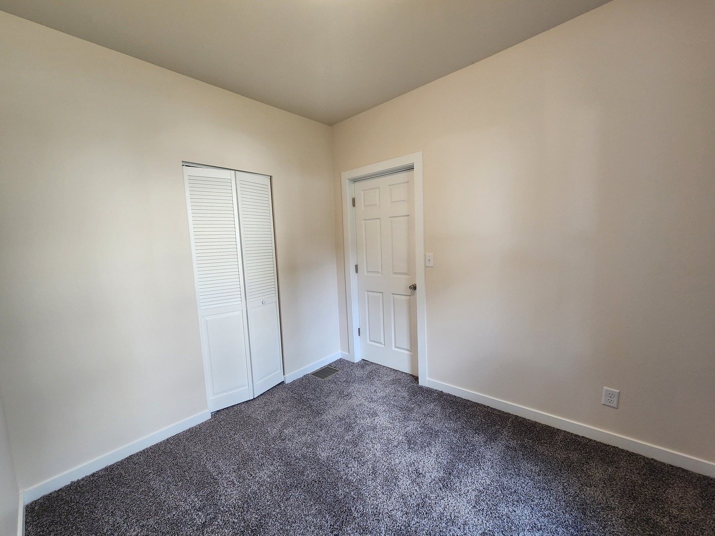 211 N Hickory Street Property Photo 13