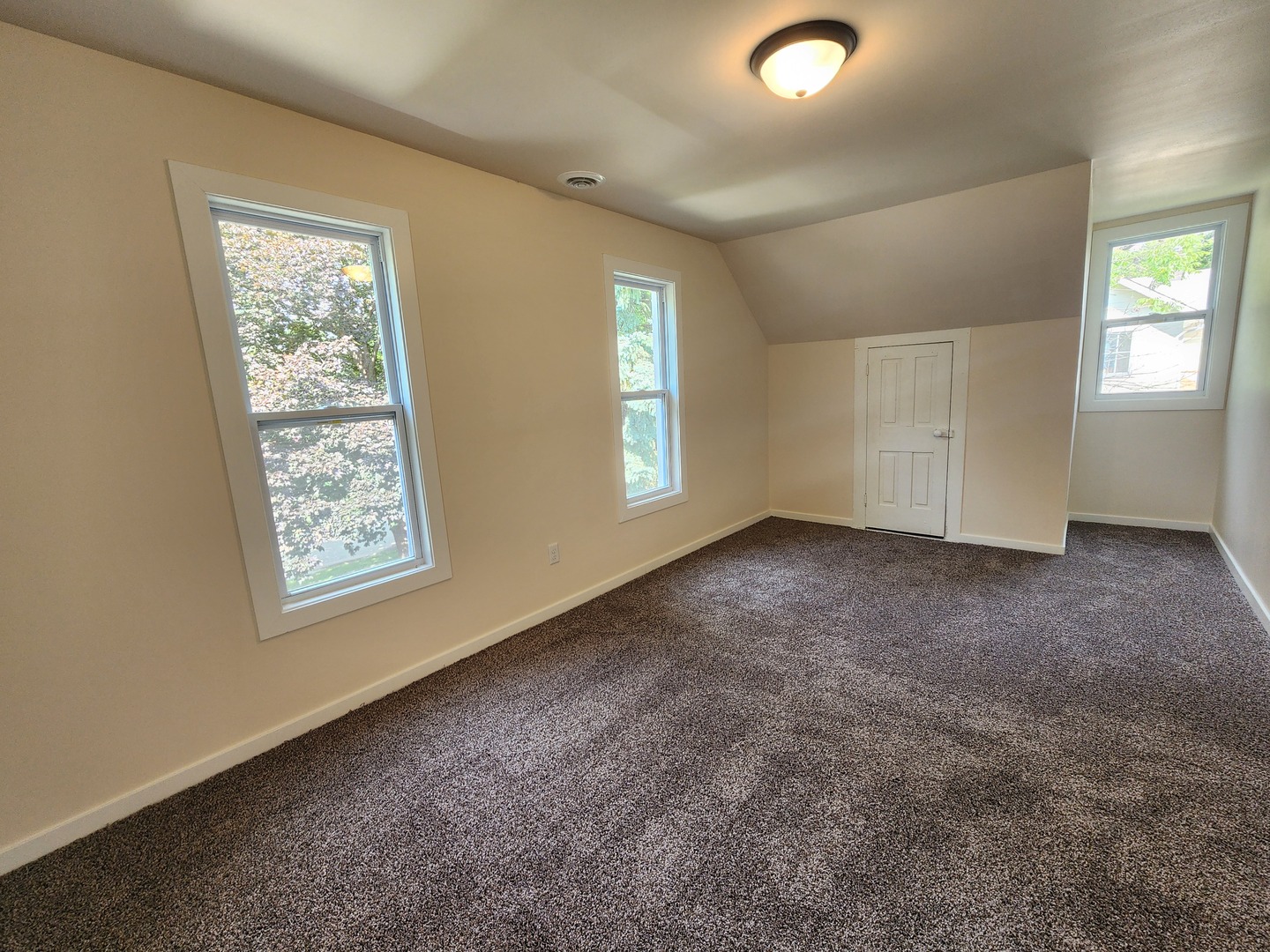 211 N Hickory Street Property Photo 15