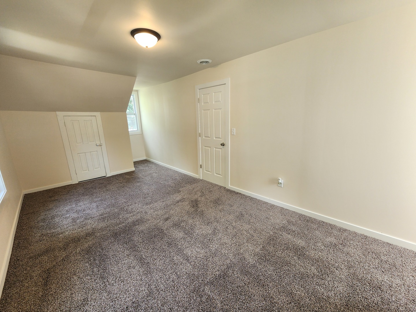 211 N Hickory Street Property Photo 16