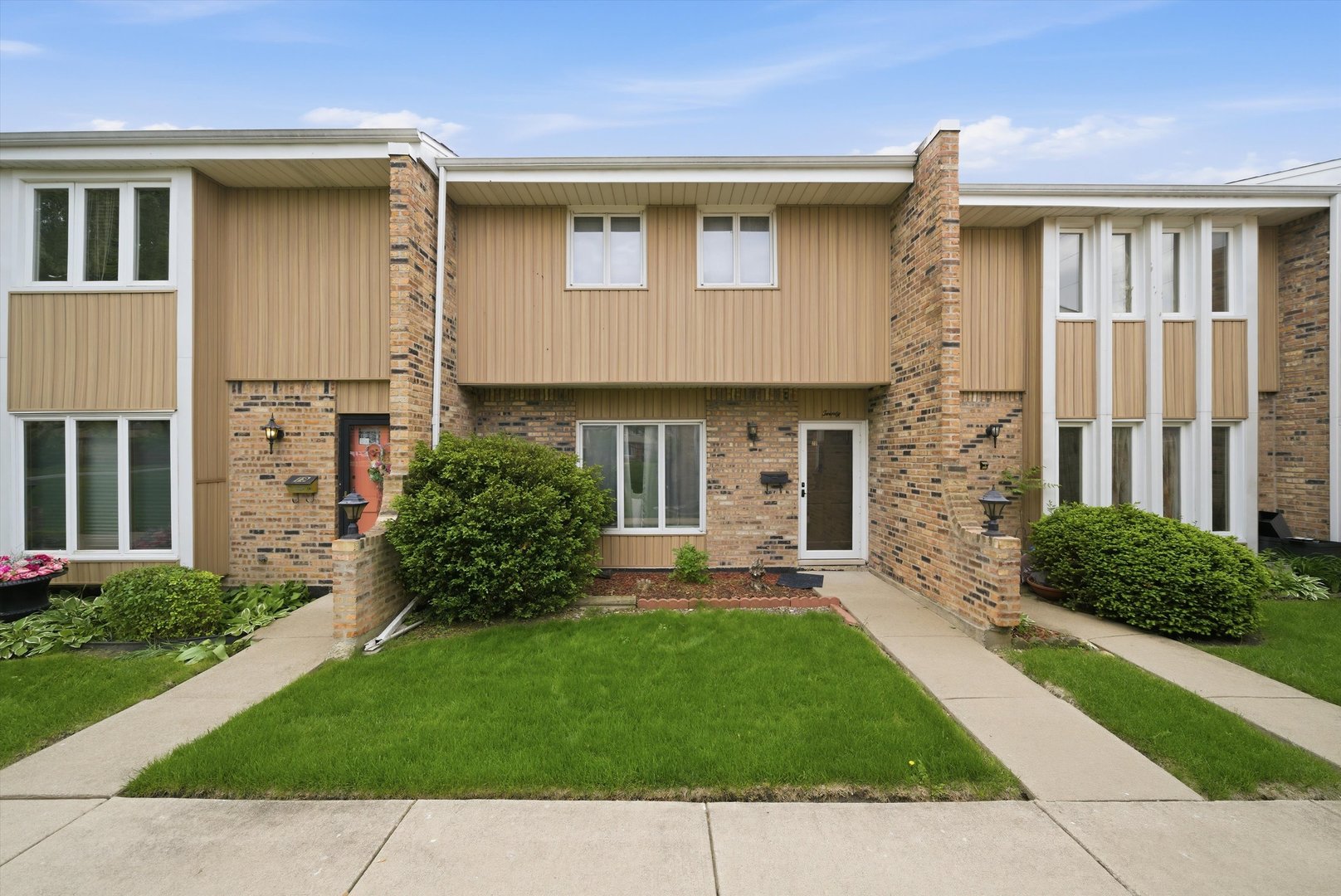 20 Ottawa Court Property Photo 1