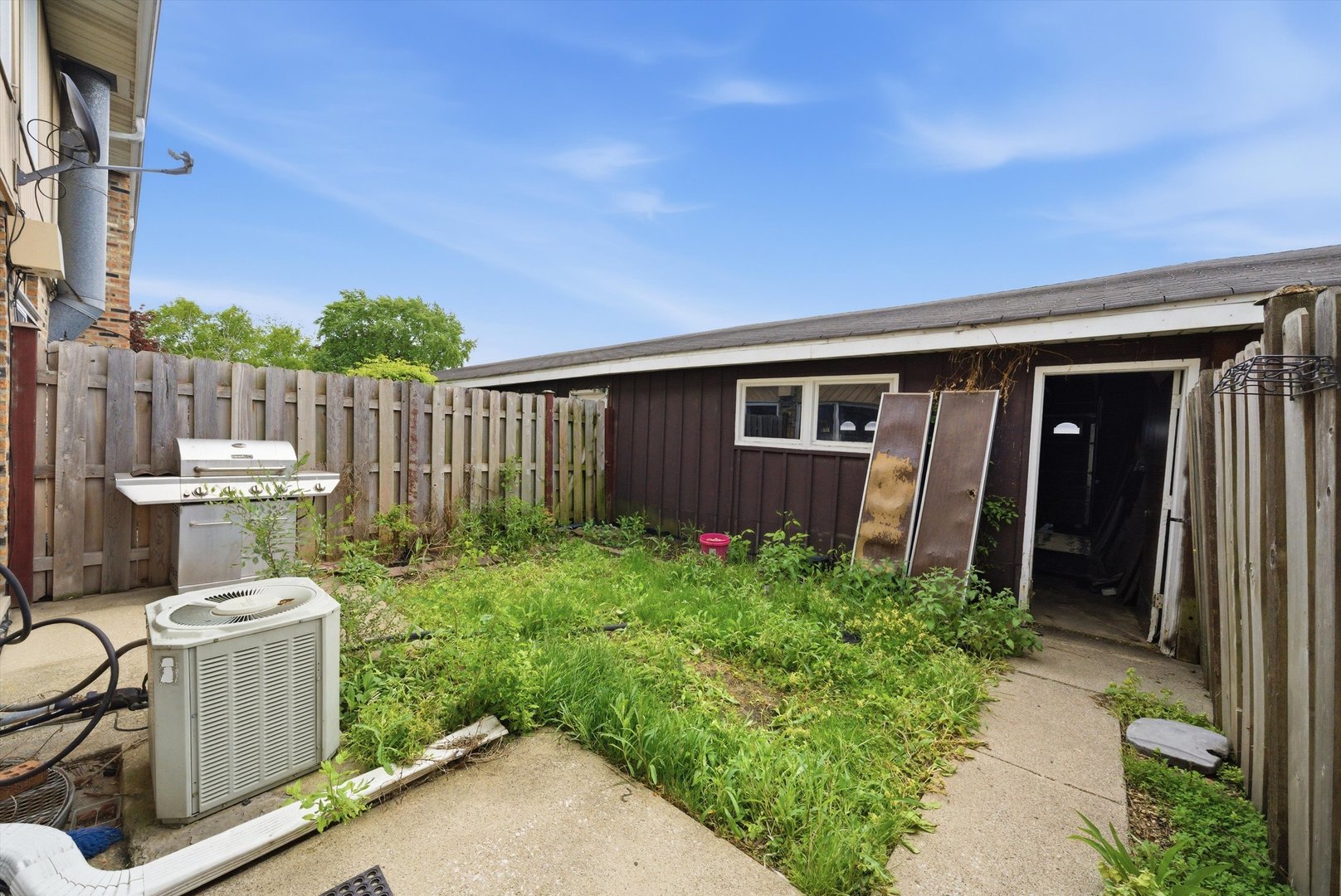 20 Ottawa Court Property Photo 35