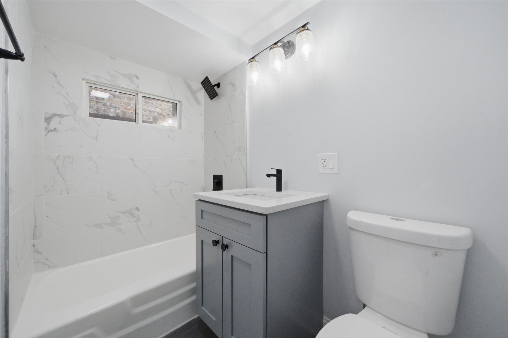 4239 N Albany Avenue Property Photo 7