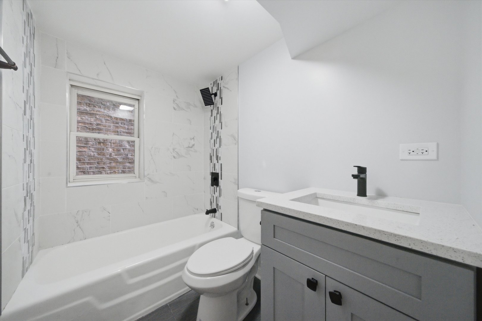 4239 N Albany Avenue Property Photo 10