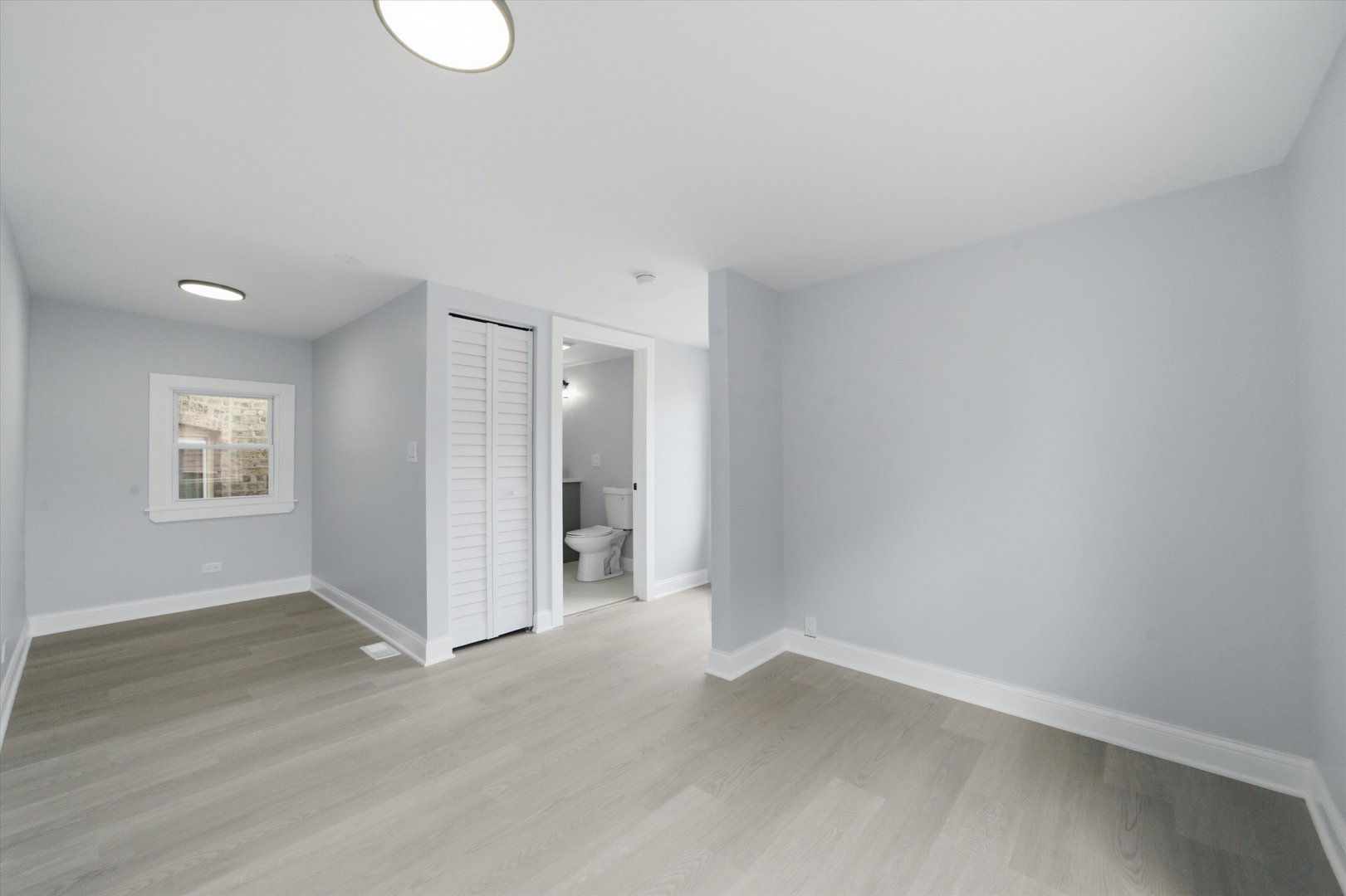4239 N Albany Avenue Property Photo 14