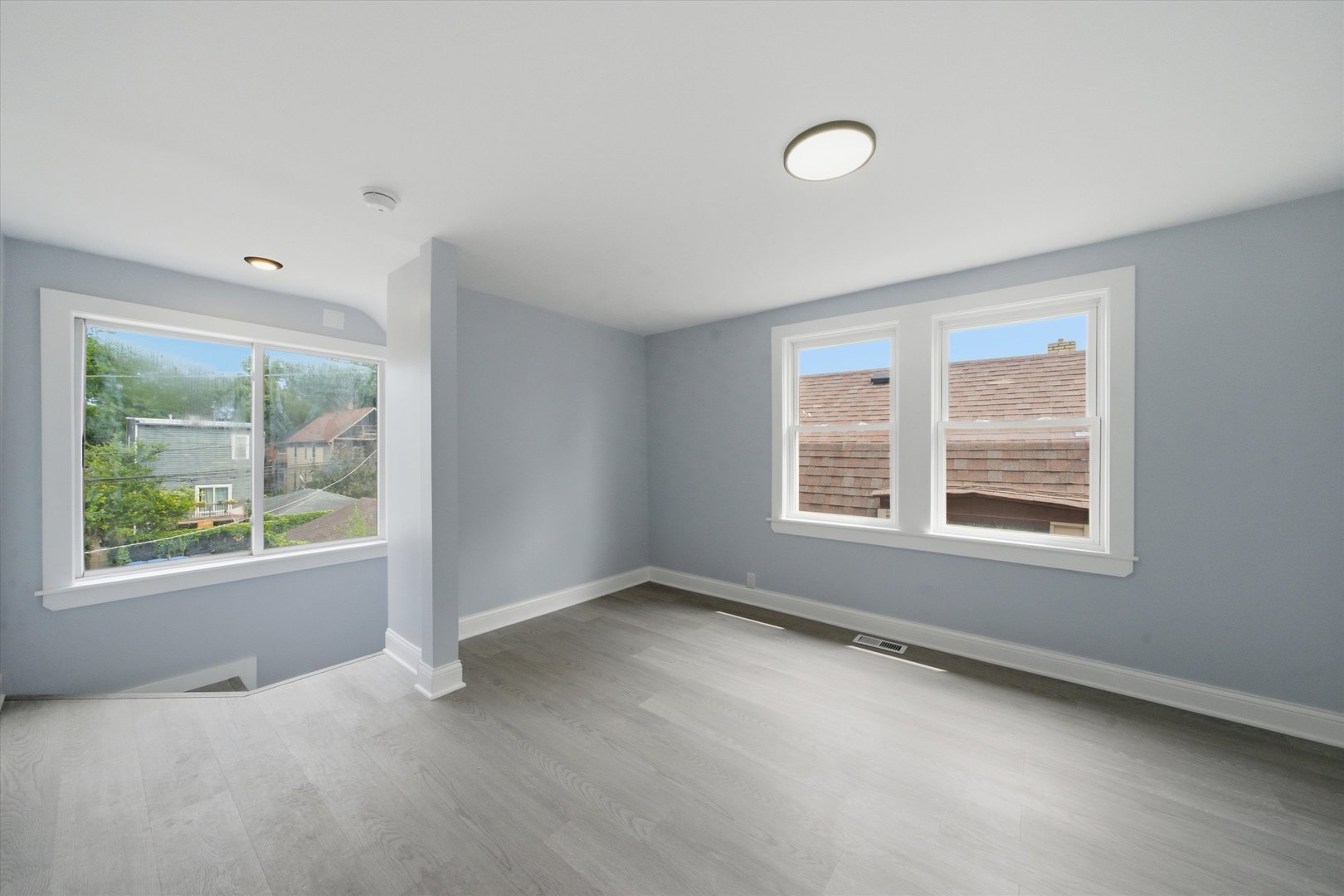 4239 N Albany Avenue Property Photo 15