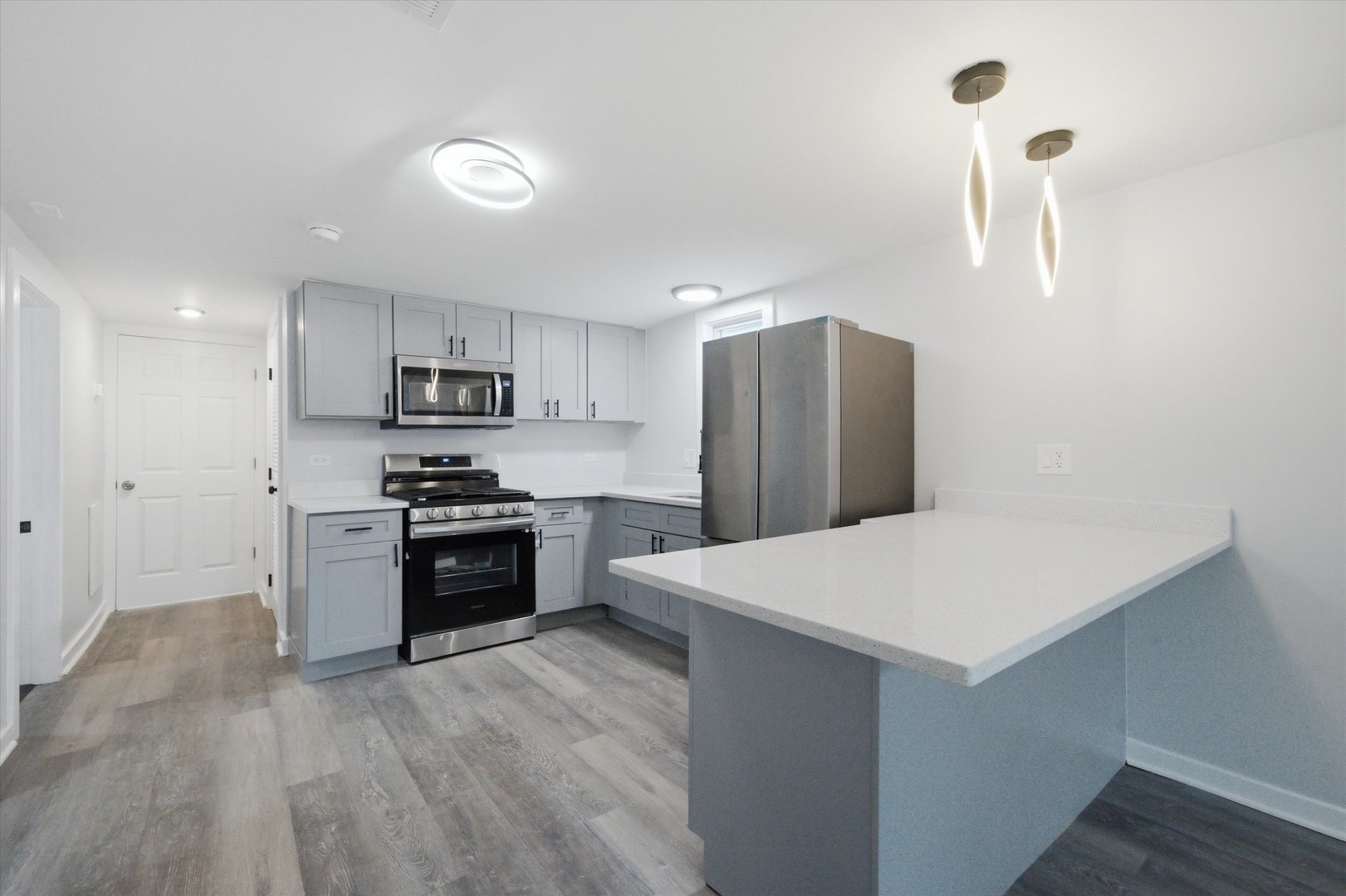 4239 N Albany Avenue Property Photo 20
