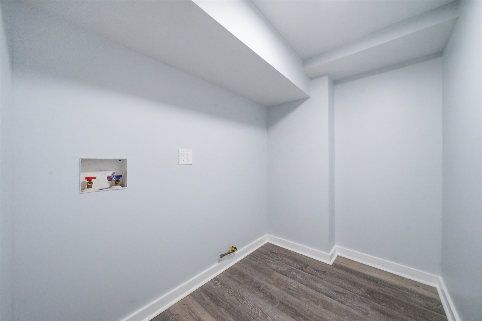 4239 N Albany Avenue Property Photo 24