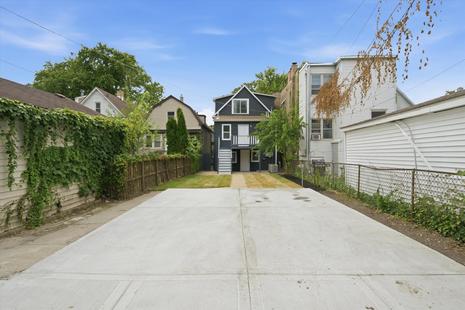 4239 N Albany Avenue Property Photo 31