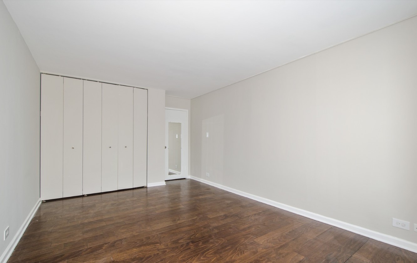 6833 N Kedzie Avenue 914 Property Photo 14