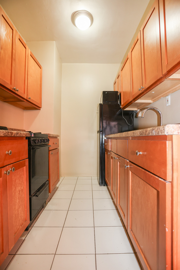 5419 S Harper Avenue 112 Property Photo 2