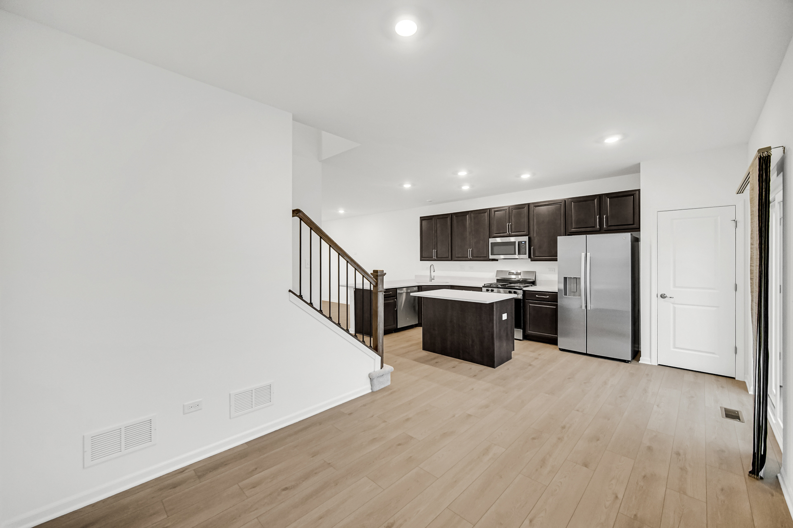 25647 W Wakefield Drive Property Photo 5
