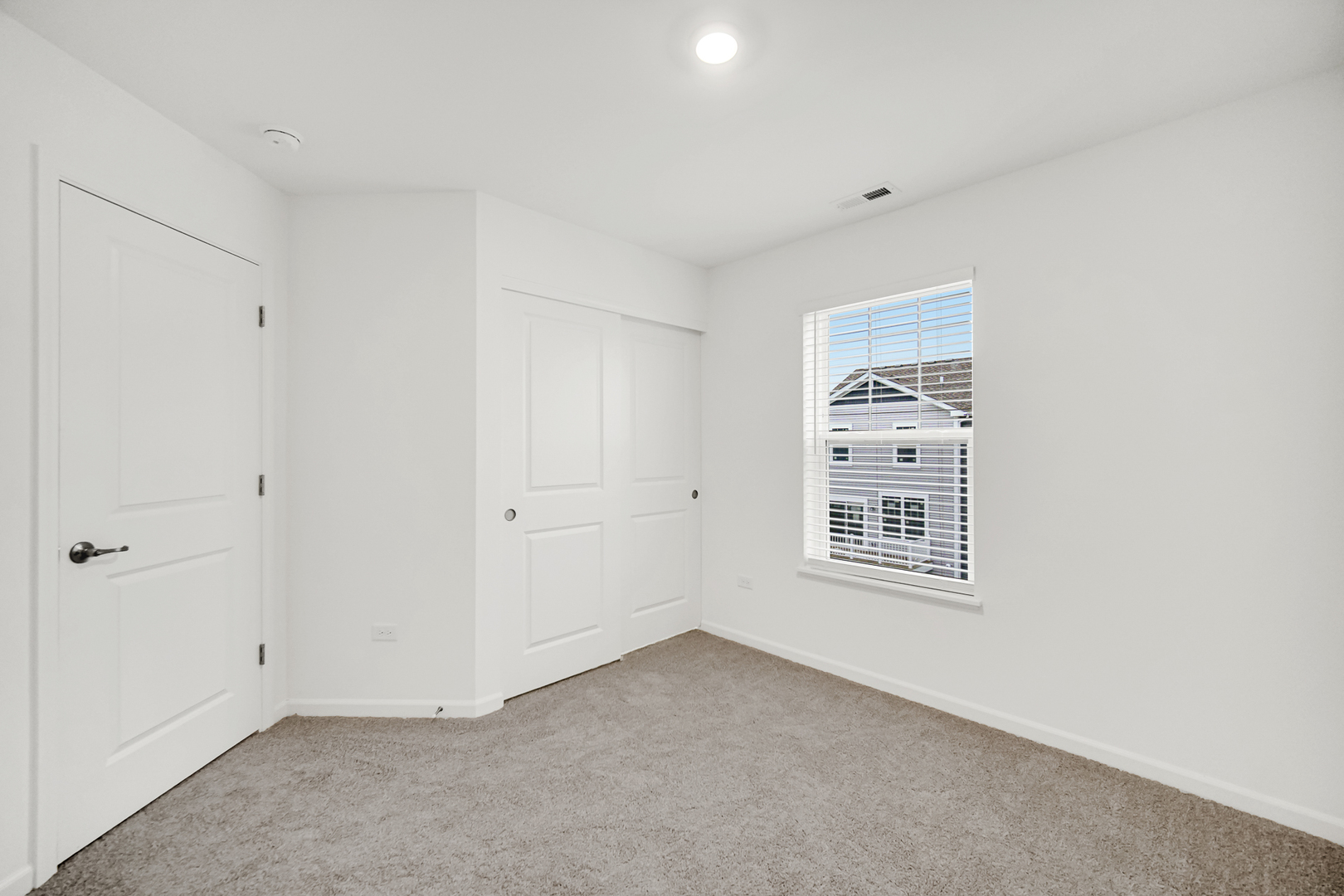 25647 W Wakefield Drive Property Photo 9