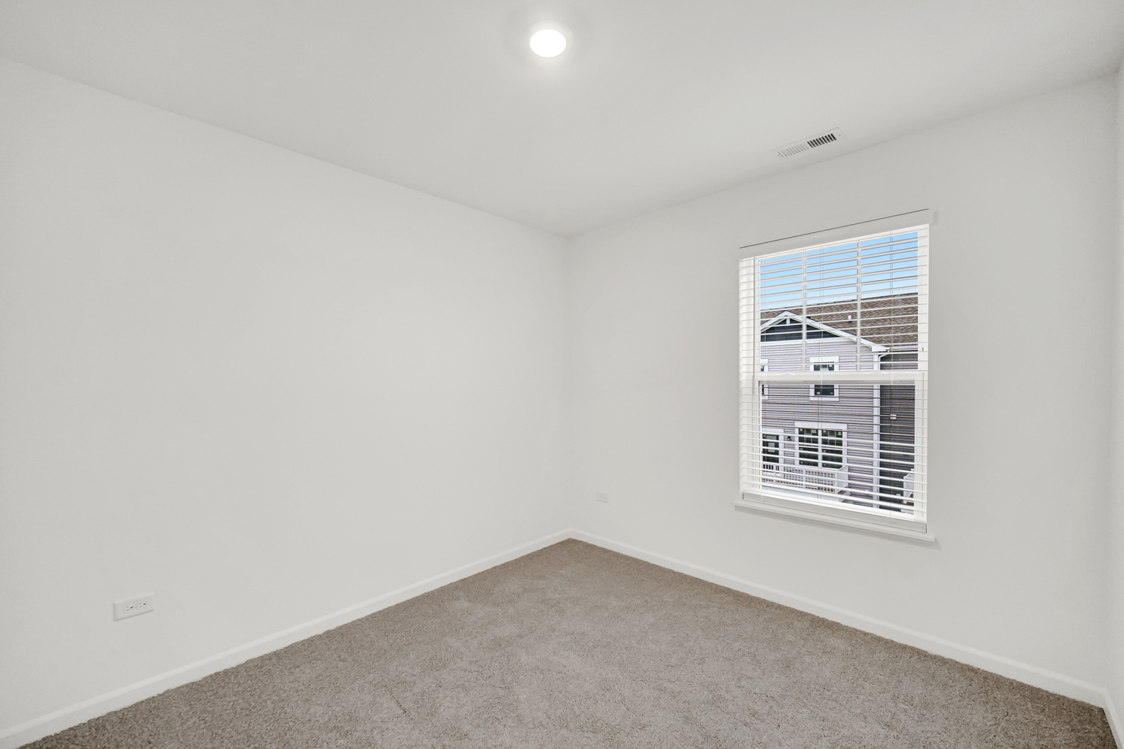 25647 W Wakefield Drive Property Photo 10