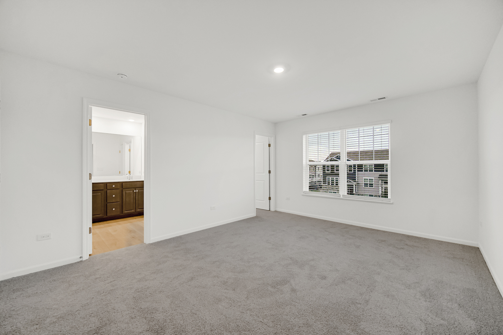 25647 W Wakefield Drive Property Photo 12