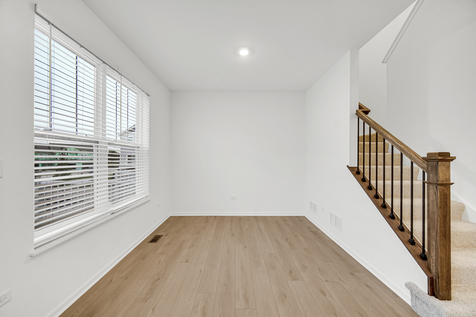 25647 W Wakefield Drive Property Photo 14