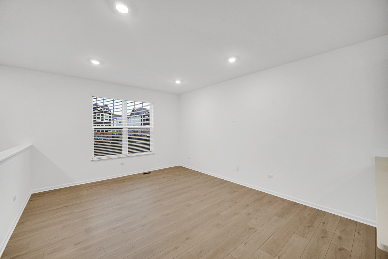 25647 W Wakefield Drive Property Photo 16