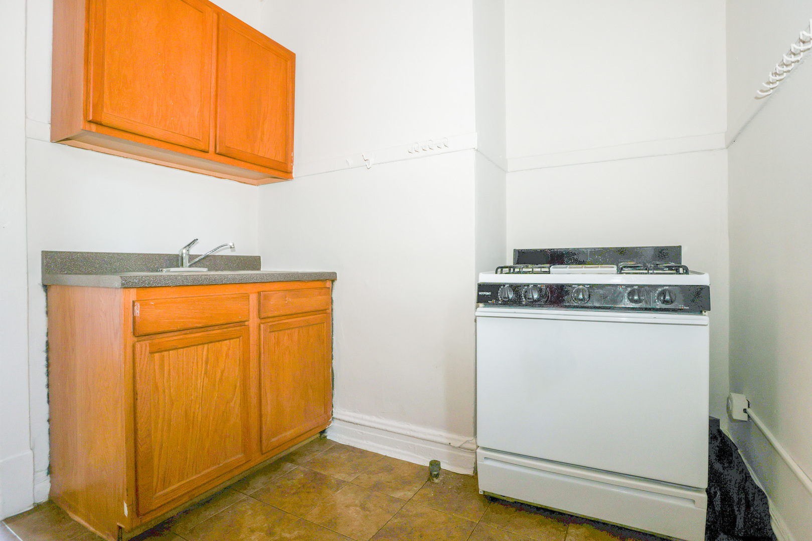 5423 S Harper Avenue 3a Property Photo 3