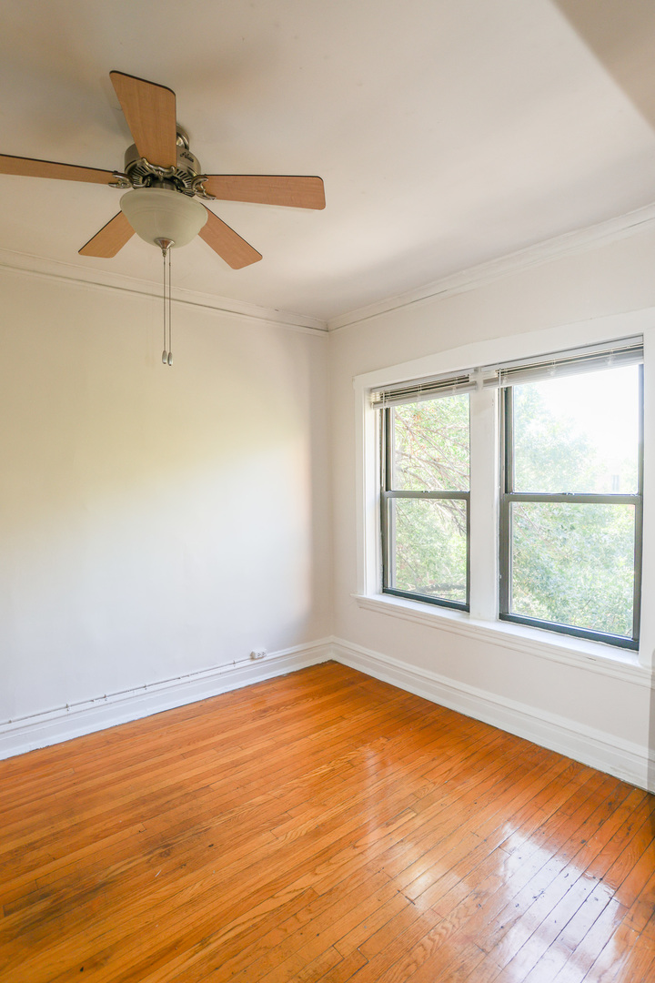5423 S Harper Avenue 3a Property Photo 5
