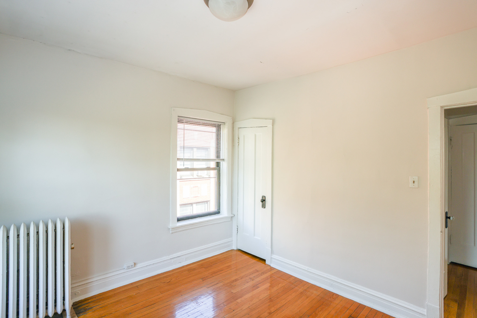 5423 S Harper Avenue 3a Property Photo 8