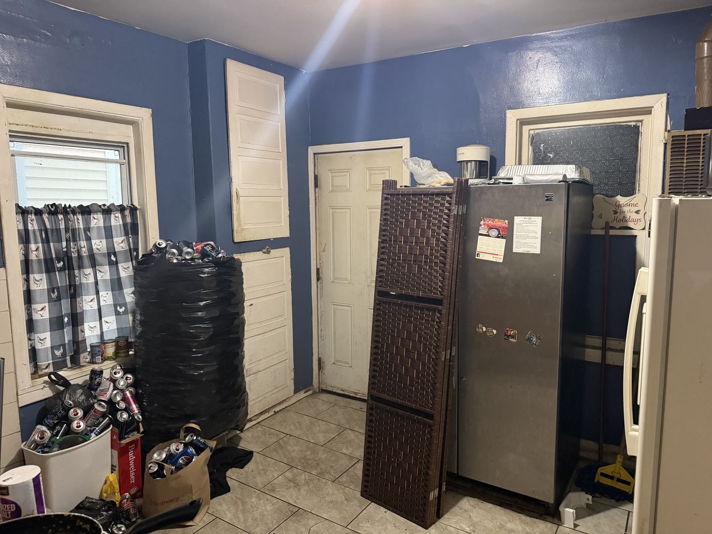 832 W 33rd Street Property Photo 4