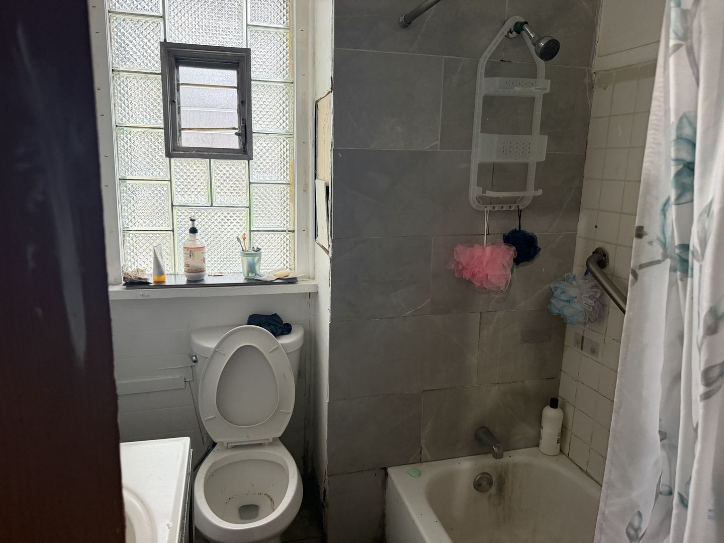 832 W 33rd Street Property Photo 6
