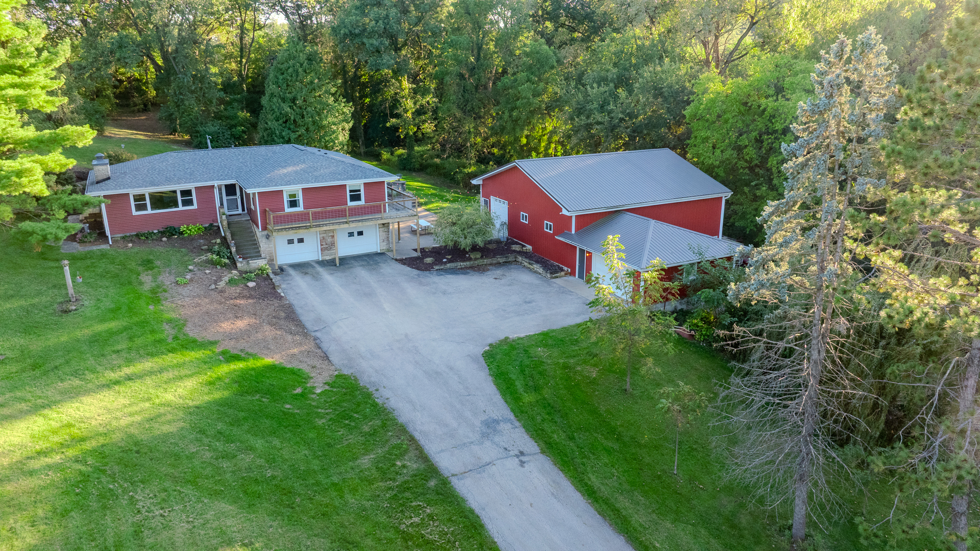 4569 160th Street Property Photo 4