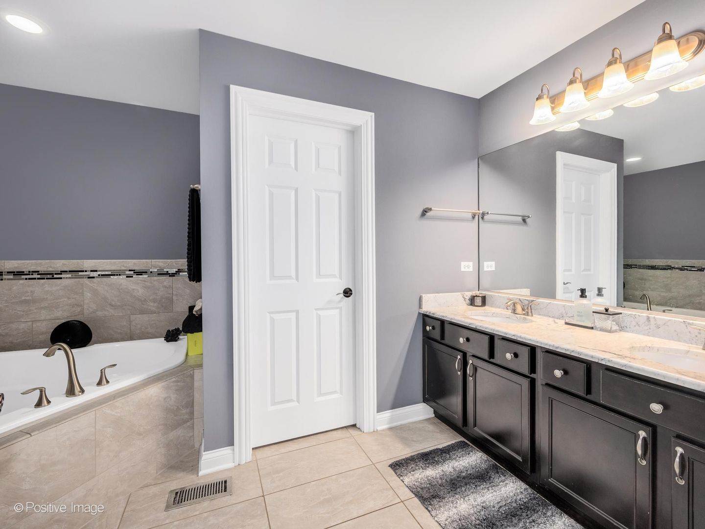 12760116 Property Photo 20