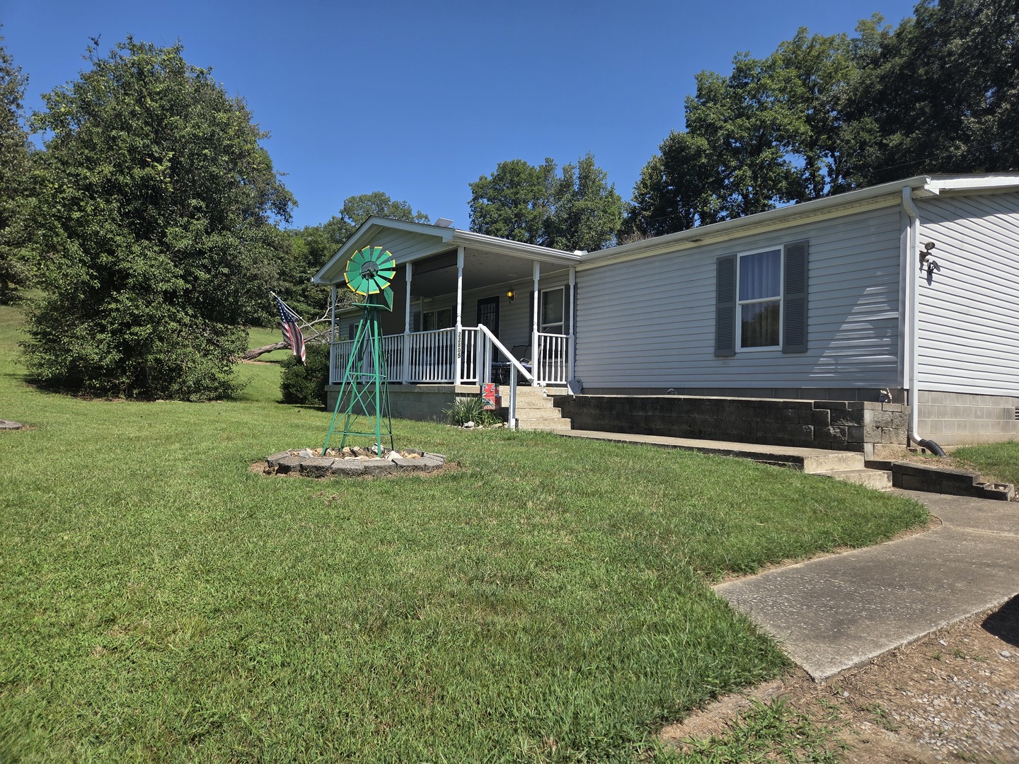 22805 West Street Property Photo 2