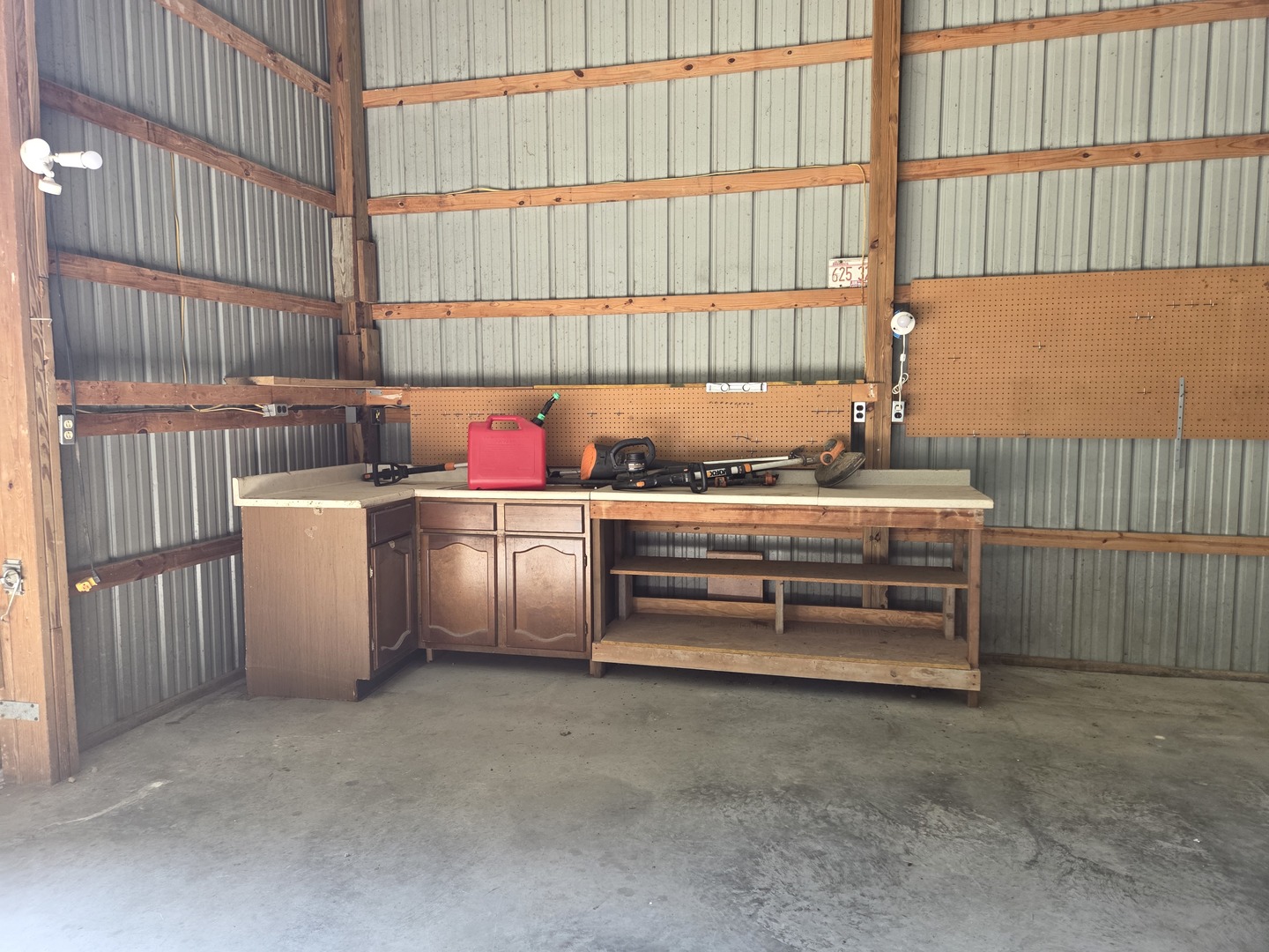 22805 West Street Property Photo 8