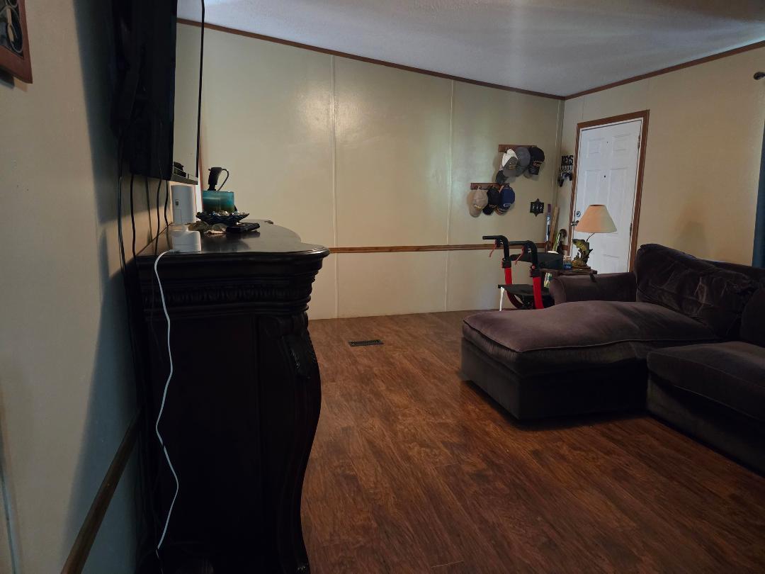 22805 West Street Property Photo 9
