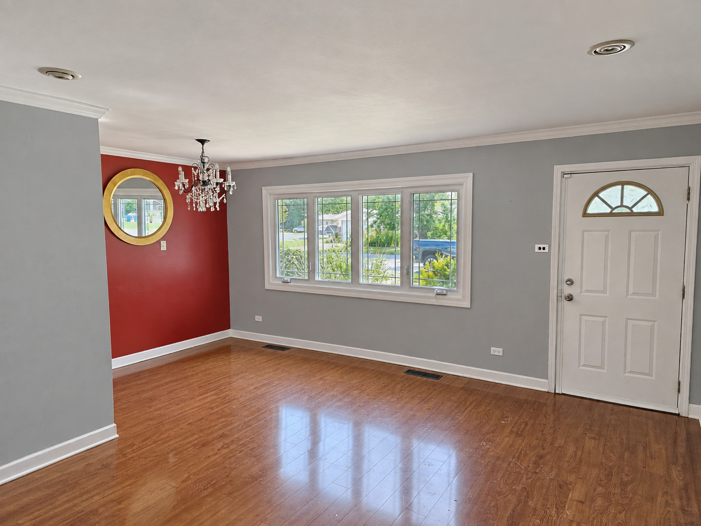 660 163rd Street Property Photo 4