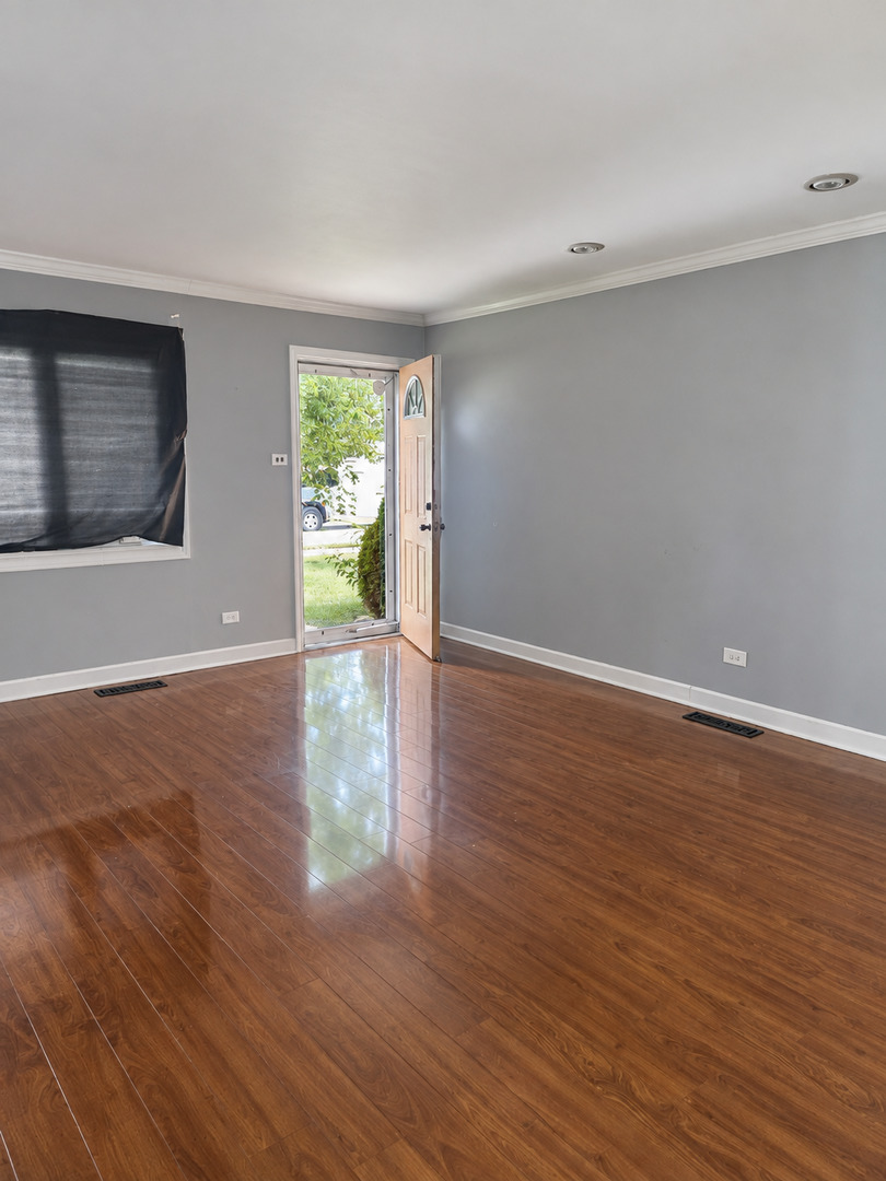 660 163rd Street Property Photo 6