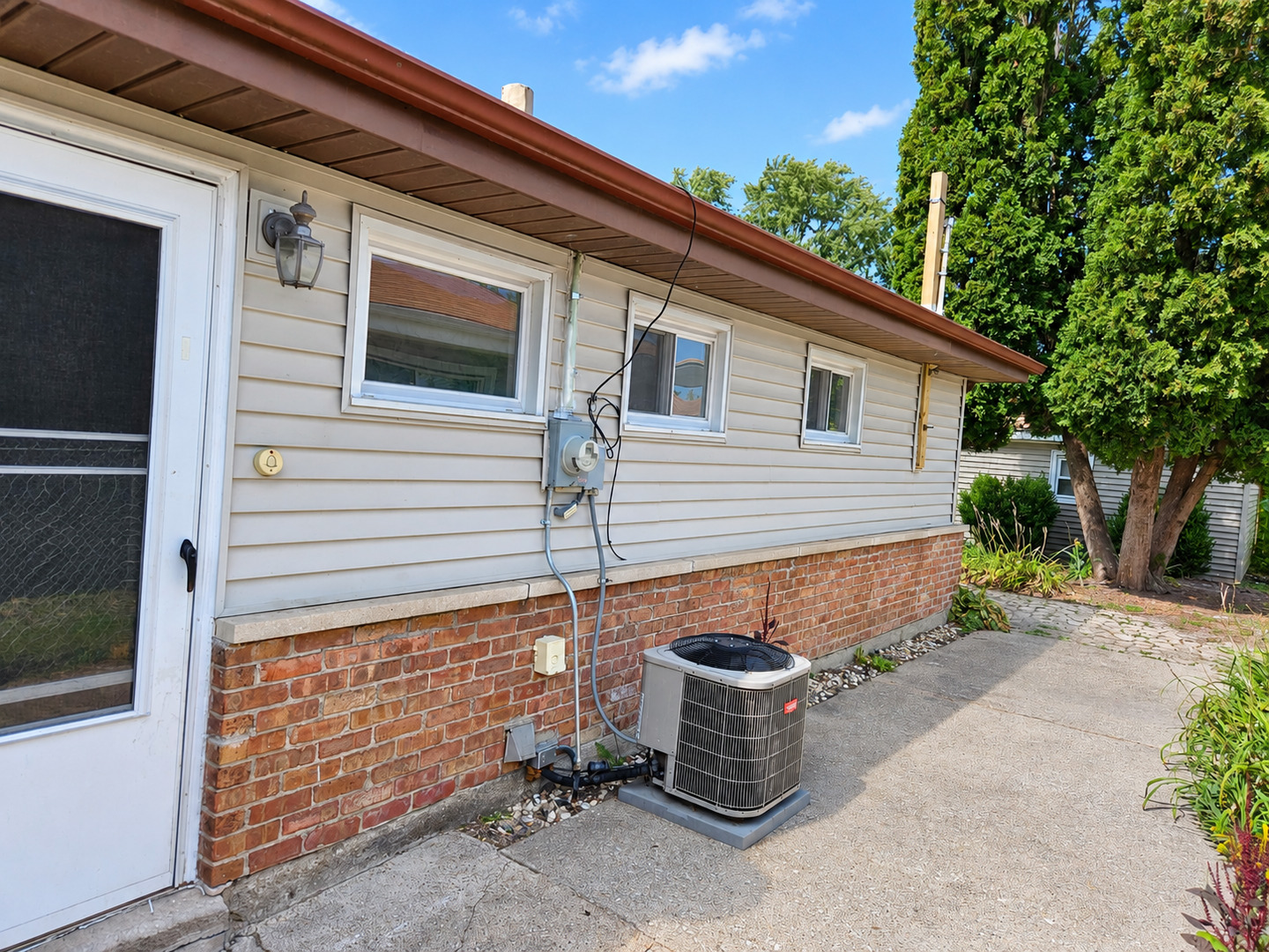 660 163rd Street Property Photo 33