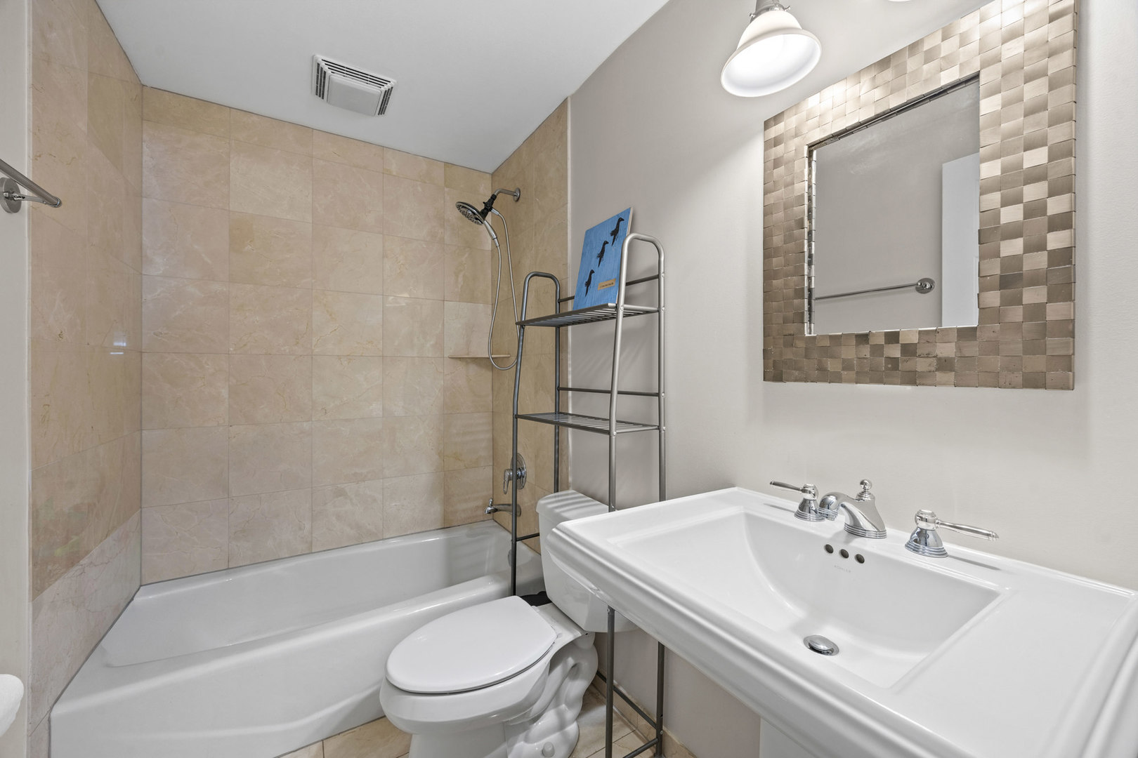 708 W Schubert Avenue B Property Photo 16