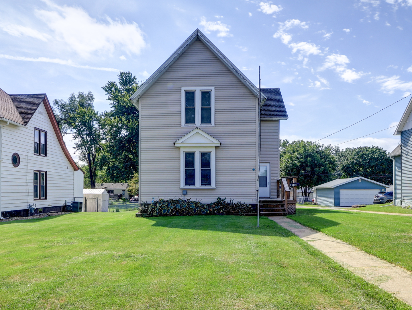 512 E 3rd Street Property Photo 1