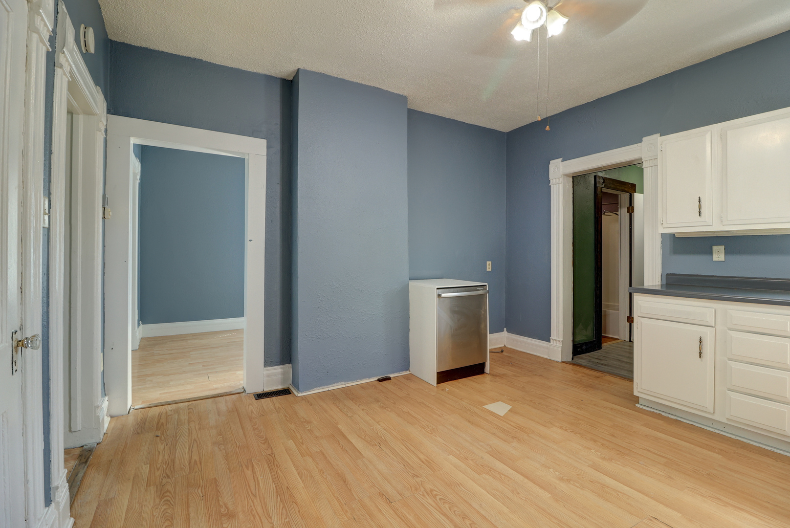 512 E 3rd Street Property Photo 6
