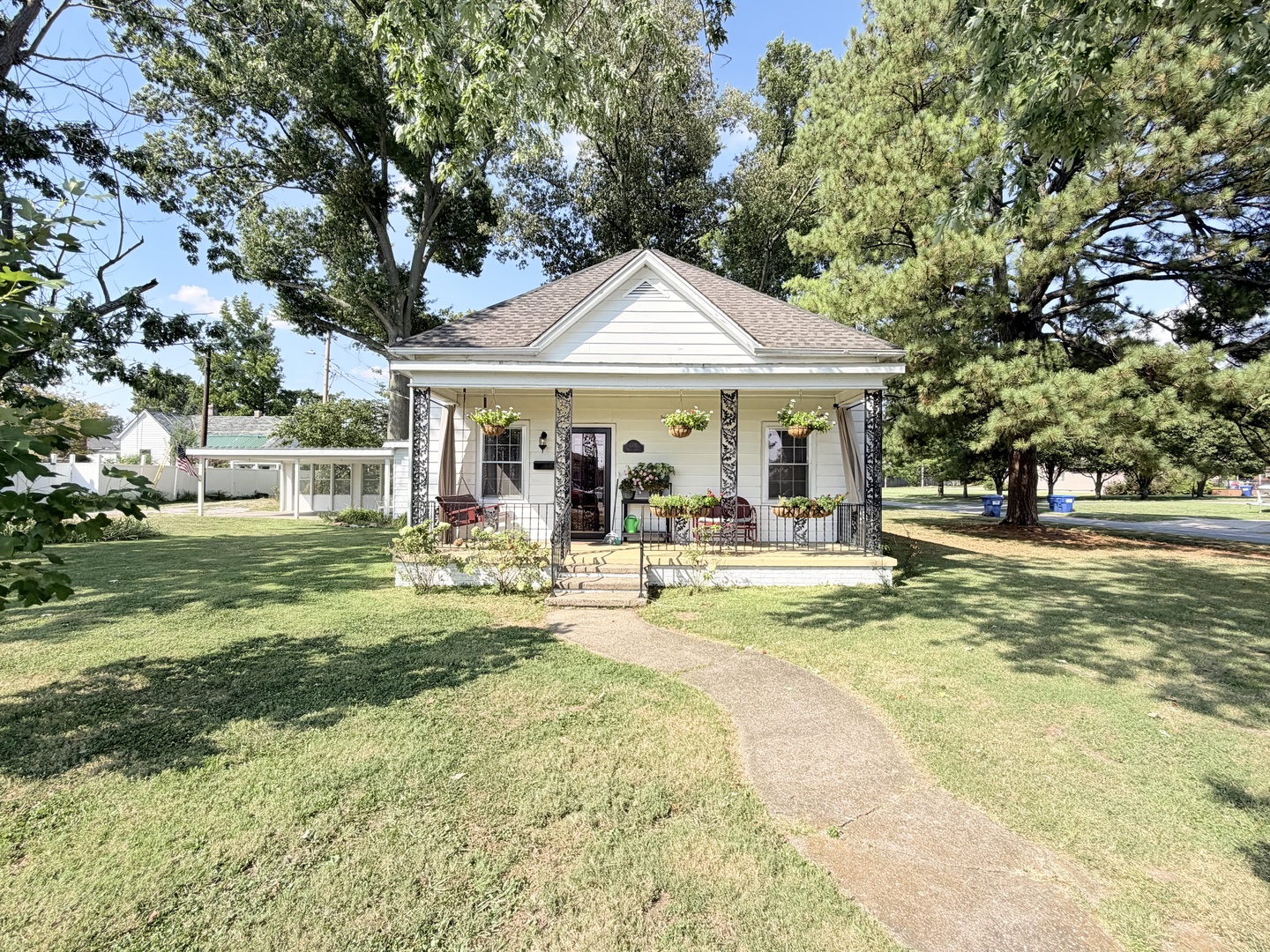 1300 Grant Street Property Photo 2