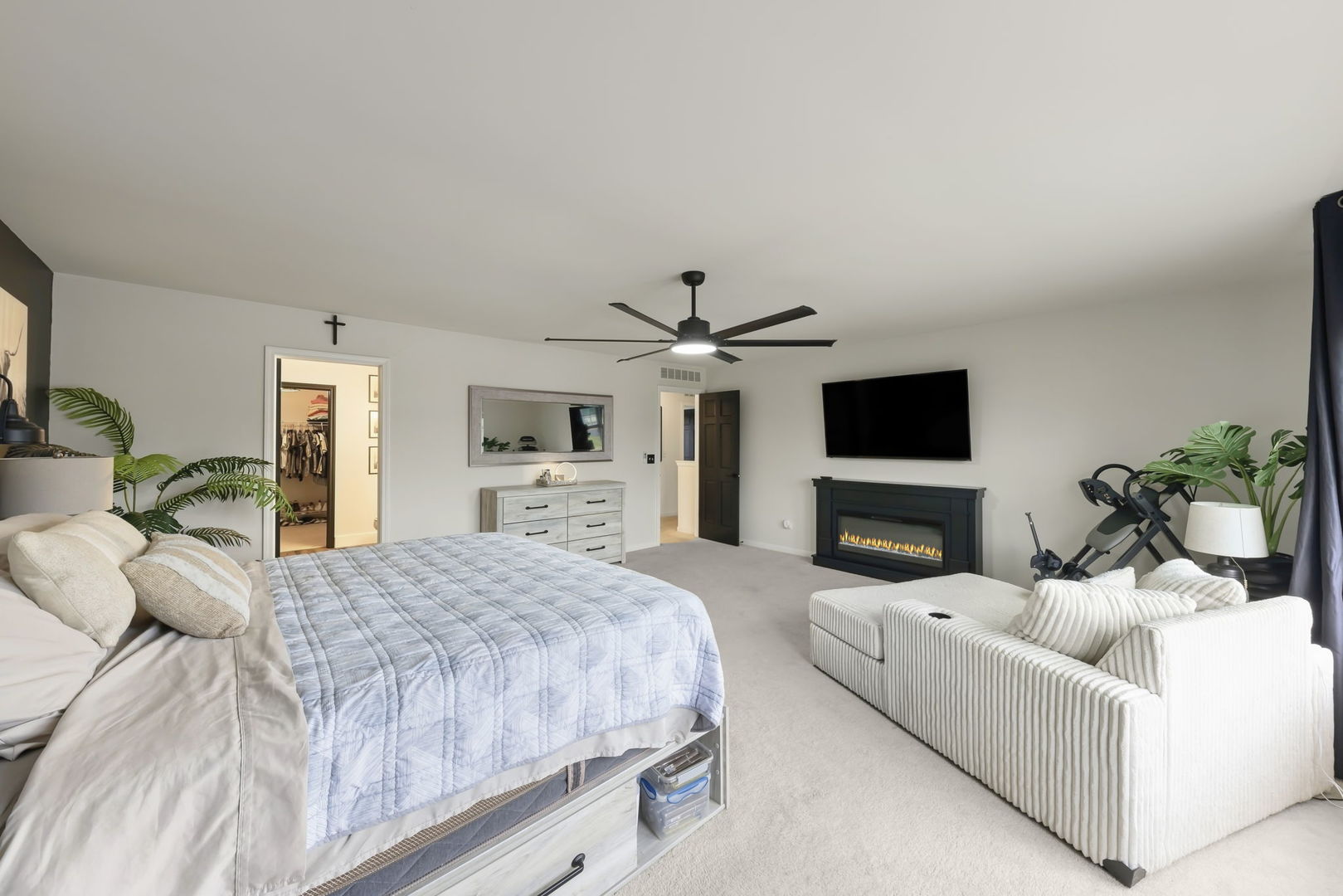 14306 General Court Property Photo 15