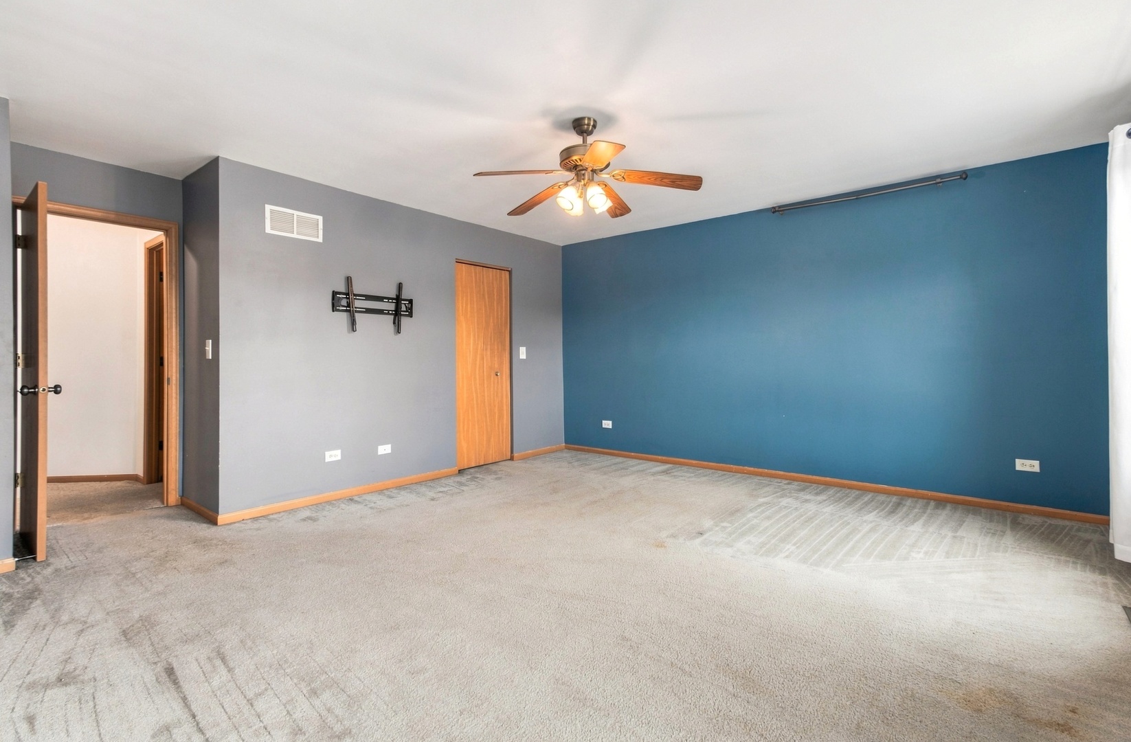 1628 Hawthorne Ridge Drive Property Photo 11