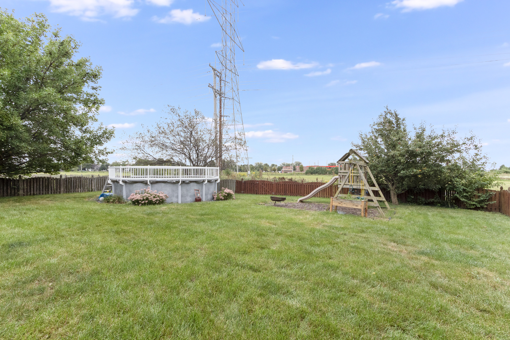 1628 Hawthorne Ridge Drive Property Photo 17