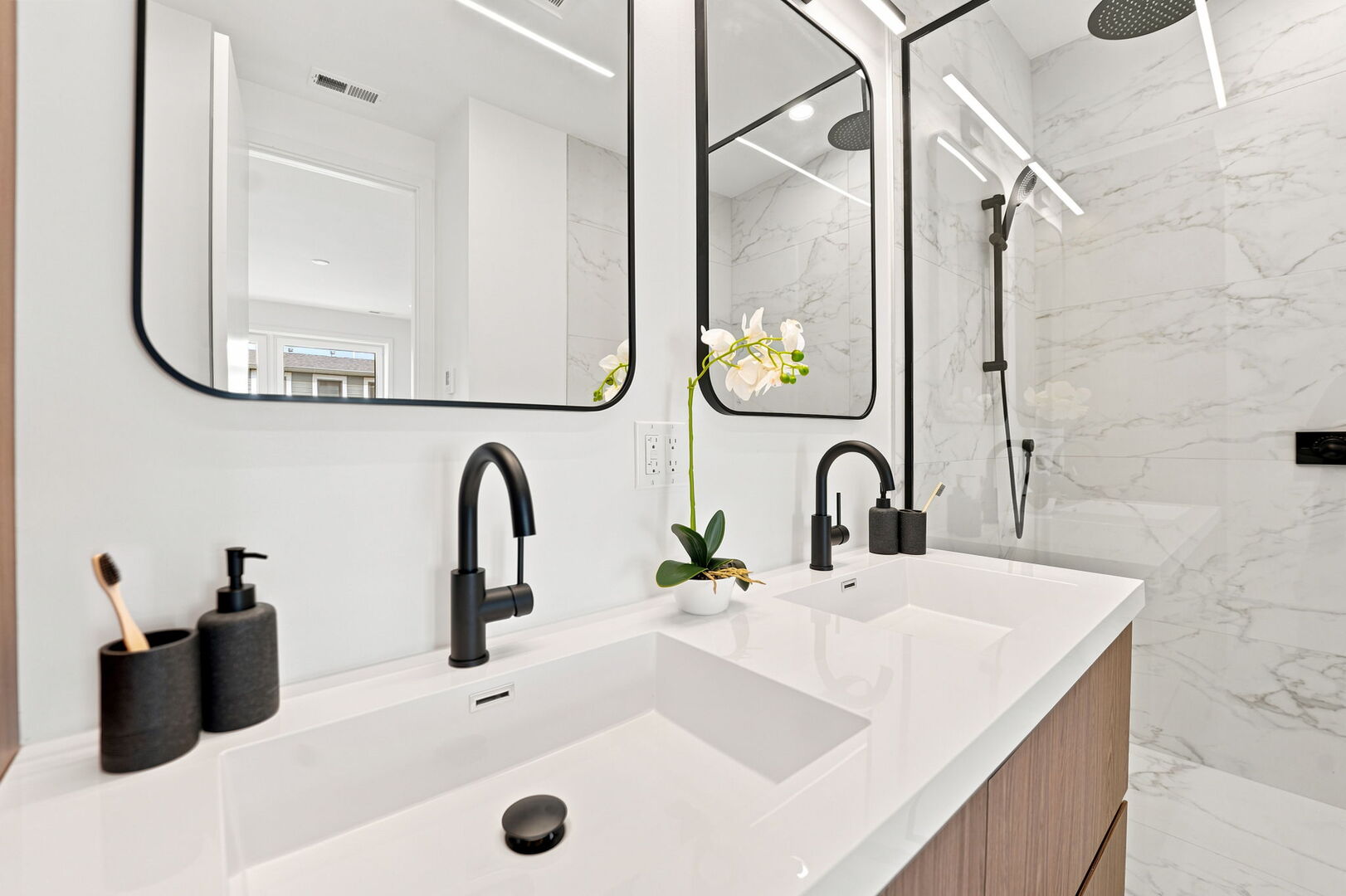 1656 N Bosworth Avenue Ph-4n Property Photo 16
