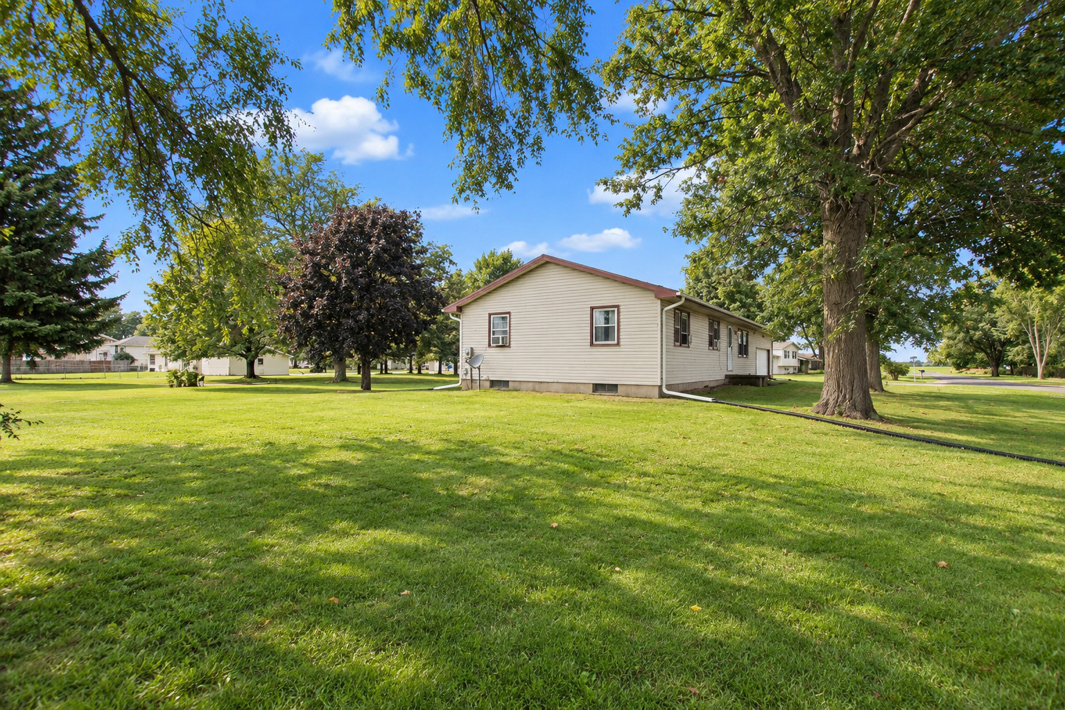 10419 Hampton Drive Property Photo 3