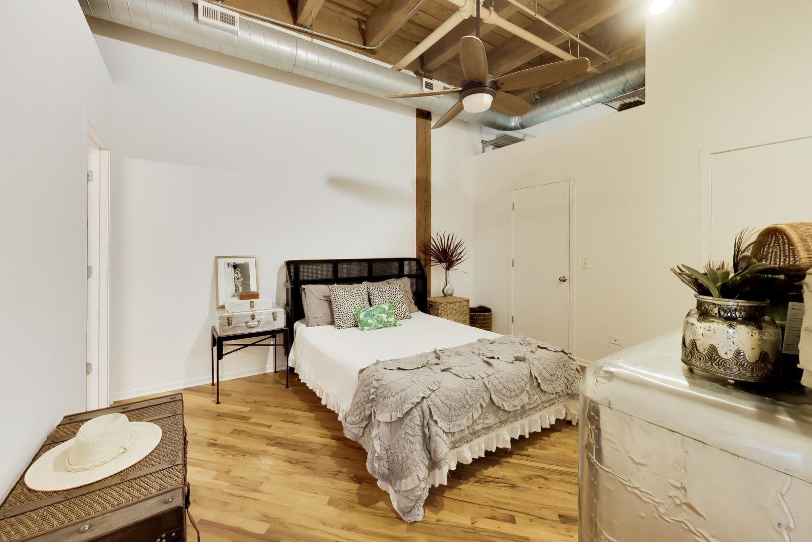 616 W Fulton Street 503 Property Photo 12