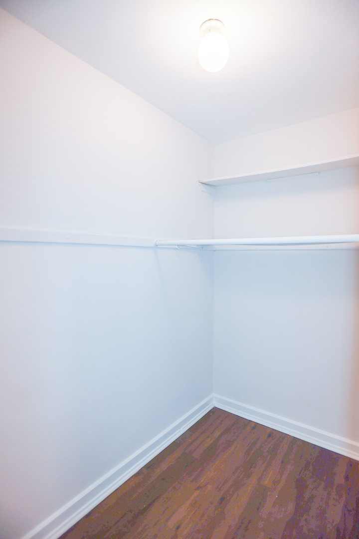 5214 S Woodlawn Avenue 204 Property Photo 4