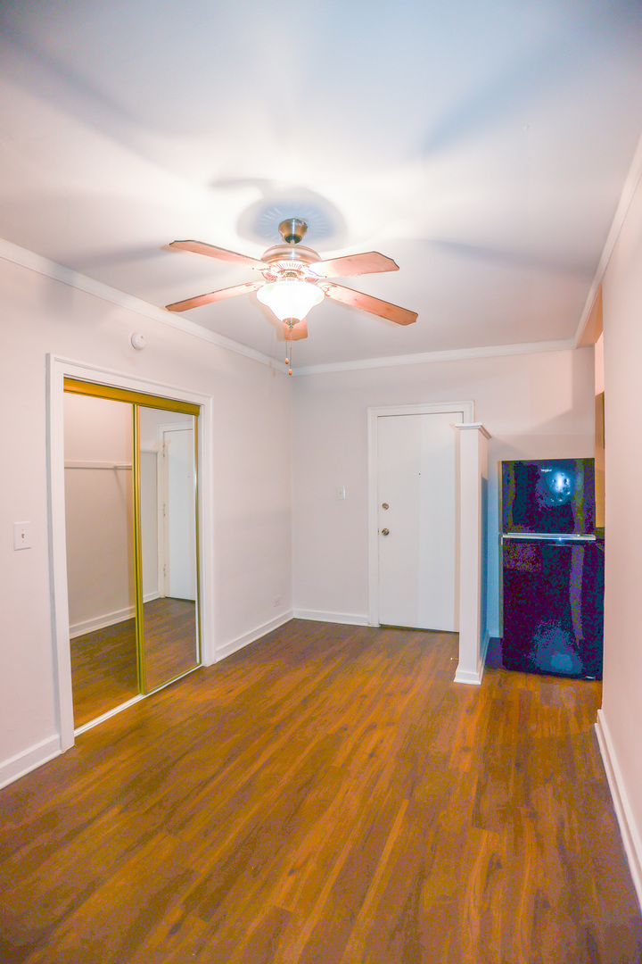 5214 S Woodlawn Avenue 204 Property Photo 5