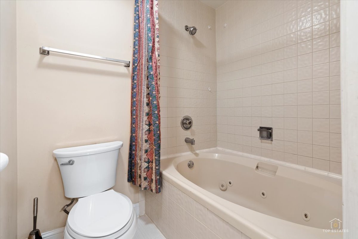27 Sarahs Grove Lane Property Photo 23