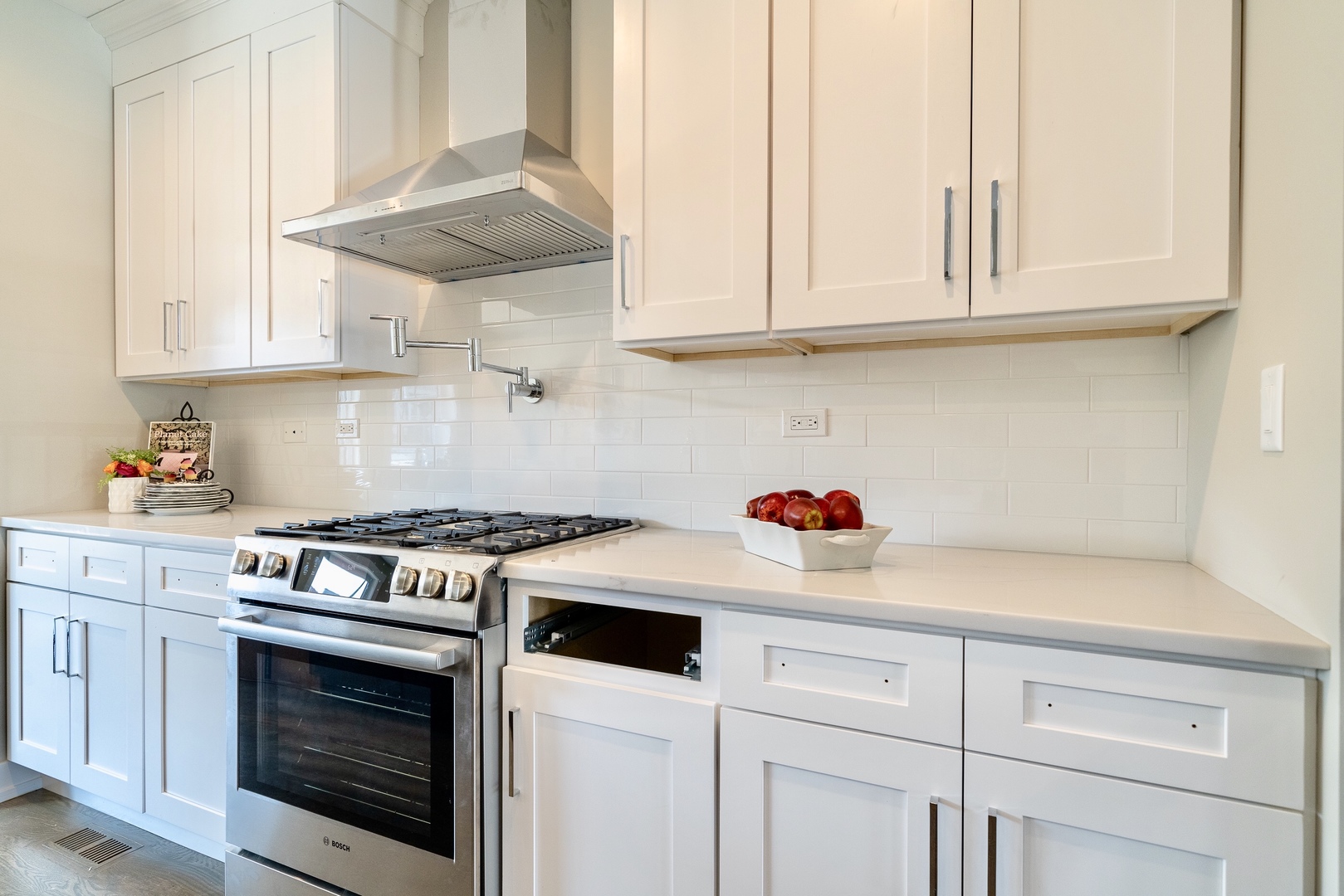 349 E 43rd Street Property Photo 15